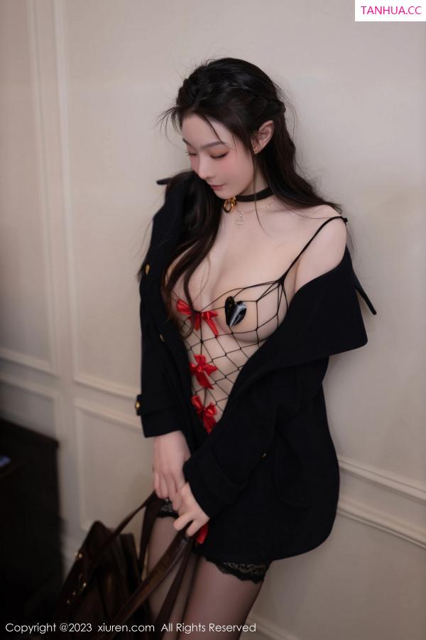 逗逗DouDou  [XiuRen]高清写真图 2023.10.08 No.7474 小逗逗 黑丝美腿第14张图片